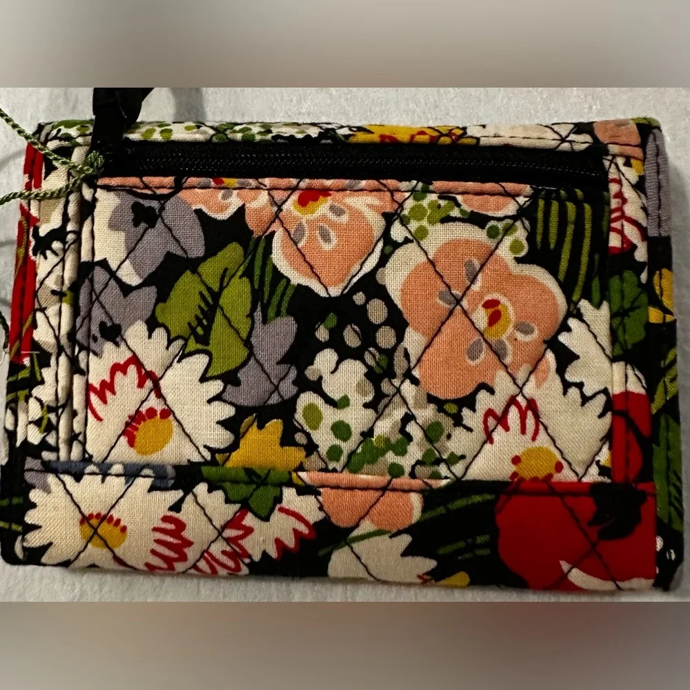 NWT Vera Bradley Euro Wallet Poppy Fields Floral Quilted - Picture 2 of 7